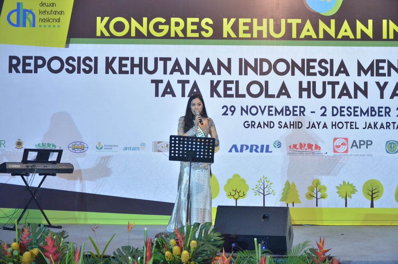 Heboh Pohon Plastik, PEMDA DKI Mendapat Respon Negatif Netizen