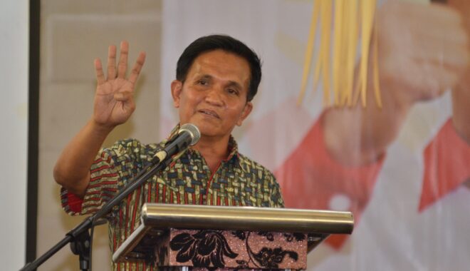 Warga Probolinggo Resah, Pocong Bersajam Berkeliaran di Area Pemakaman