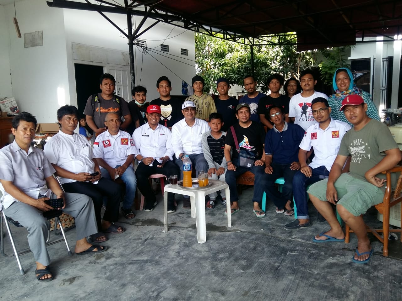 Jubir Jusuf Kalla dan Ketua PMI Sulteng Berkunjung ke Posko PROJO