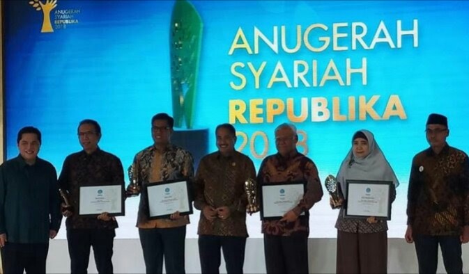 Baznas Raih Penghargaan Anugerah Syariah Republika Award 2018