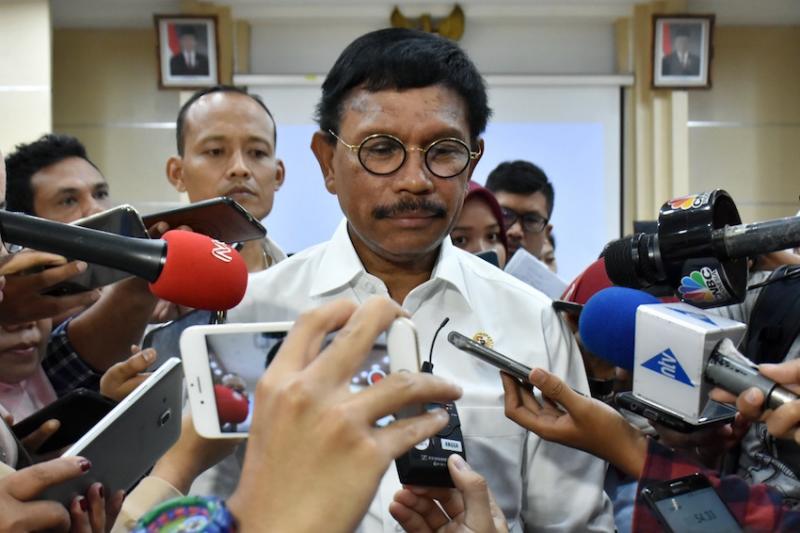 Menteri Kominfo Johnny usai konferensi pers di Ruang Serbaguna Kementerian Kominfo, Senin (28/10/2019). (Foto: Kominfo)