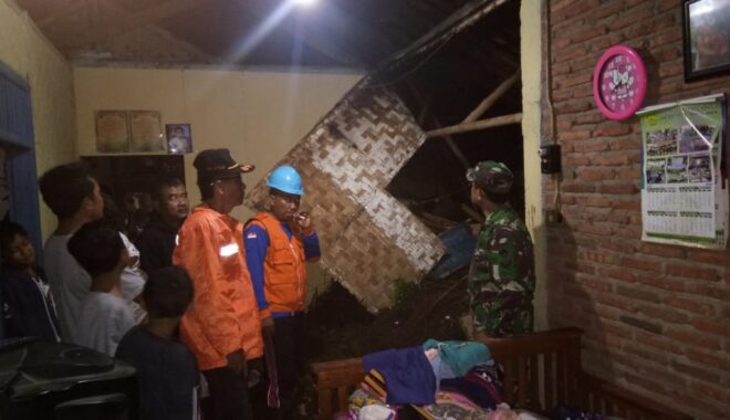 Masyarakat Demo Kejari Pamekasan, Tuntut Kejelasan Tiga Dugaan Kasus Korupsi