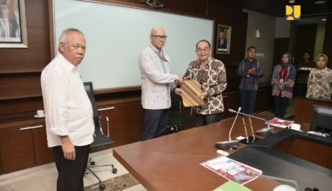 Warga Probolinggo Resah, Pocong Bersajam Berkeliaran di Area Pemakaman