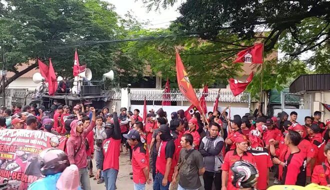 Masyarakat Demo Kejari Pamekasan, Tuntut Kejelasan Tiga Dugaan Kasus Korupsi