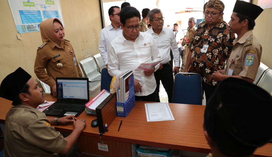 Gus Menteri Tinjau Desa Digital di Karanganyar