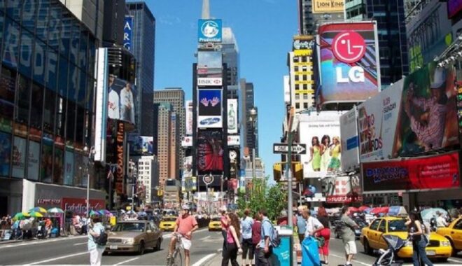 Masyarakat Demo Kejari Pamekasan, Tuntut Kejelasan Tiga Dugaan Kasus Korupsi