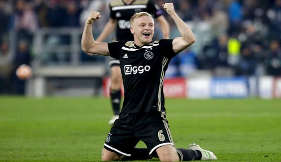 Van de Beek Bersikeras Tolak Minat Klub Besar Eropa