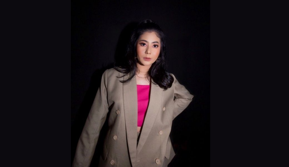 Style Kece dan Glamor dari Thavita