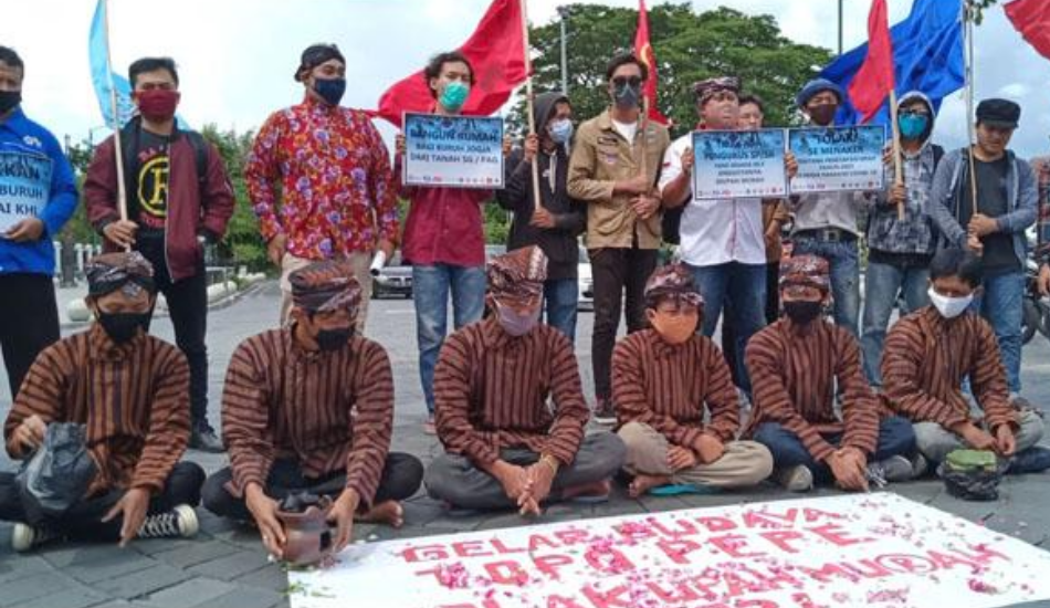 Protes UMP, Buruh di DIY Gelar Aksi Topo Pepe