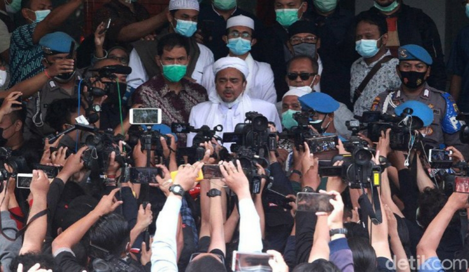Rizieq Datang ke Polda Metro Jaya dan Menjalani Pemeriksaan