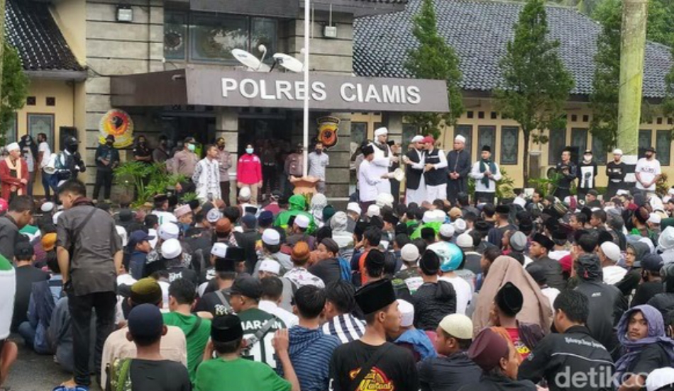 Umat Islam Ciamis: Kami Siap Dihukum Gantikan Rizieq Shihab