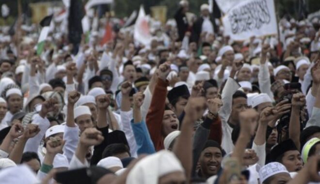 Warga Probolinggo Resah, Pocong Bersajam Berkeliaran di Area Pemakaman