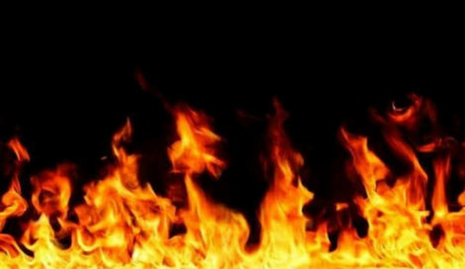 Si Jago Merah Melahap Bagunan Yang Dihuni 16 Keluarga