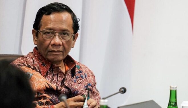 Momen Prabowo-Gibran Sibuk Ngobrol dengan Ketum Projo
