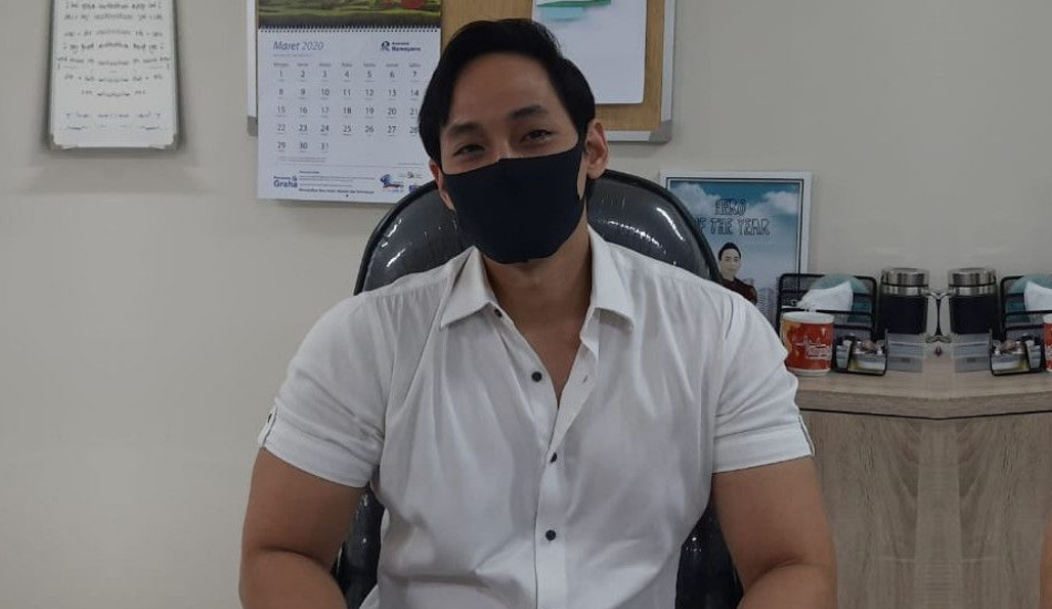 Selain Mendapat Ancaman Pembunuhan, Dokter Dewa Ditantang Duel Sampai Mati