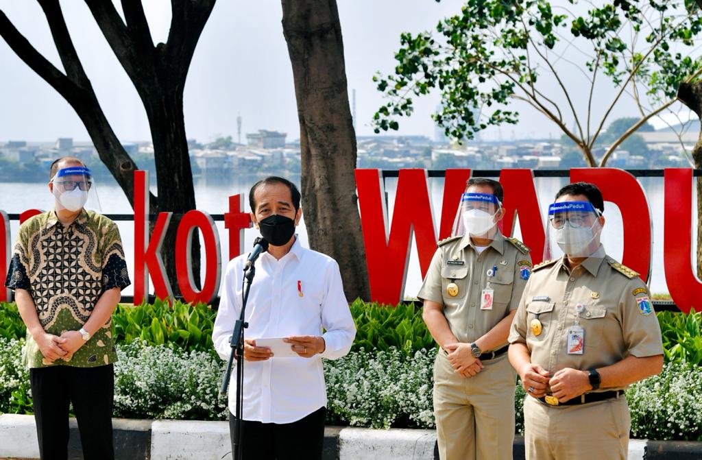 Presiden Jokowi Targetkan 100 Ribu Penyuntikan Dosis Vaksin per Hari di DKI Jakarta