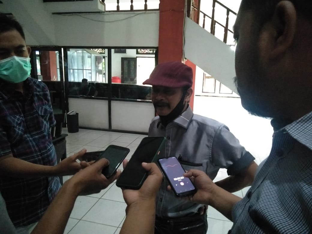 Kecewa dengan Pengguguran Bacakades, Warga Desa Poteran Datangi Komisi I DPRD Sumenep