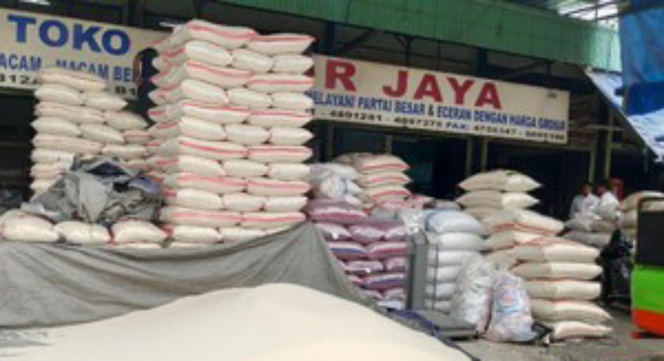 Harga beras di Pasar Induk Cipinang naik (Foto: CNN Indonesia)