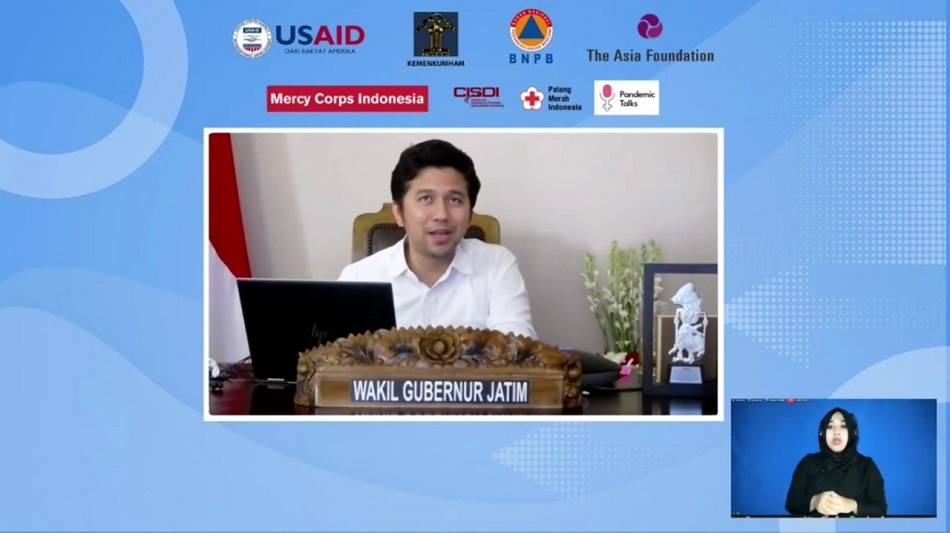 Wakil Gubernur Jawa Timur, Emil Elistianto Dardak saat menjadi pemateri dalam Webinar Pelacakan Kontak: Mengoptimalkan Dukungan Masyarakat dalam 3T yang merupakan rangkaian program dari LeaN On, Senin (2/8). (Foto: Youtube BNPB)