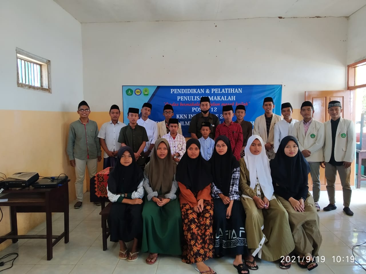 Peduli Literasi, Posko 12 KKN Instika Gelar Diklat Kepenulisan