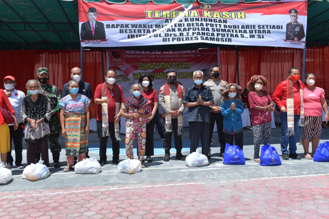 Didampingi Kapolda Sumut, Wamendes PDTT Budi Arie Setiadi Tinjau Vaksinasi di 4 Kabupaten