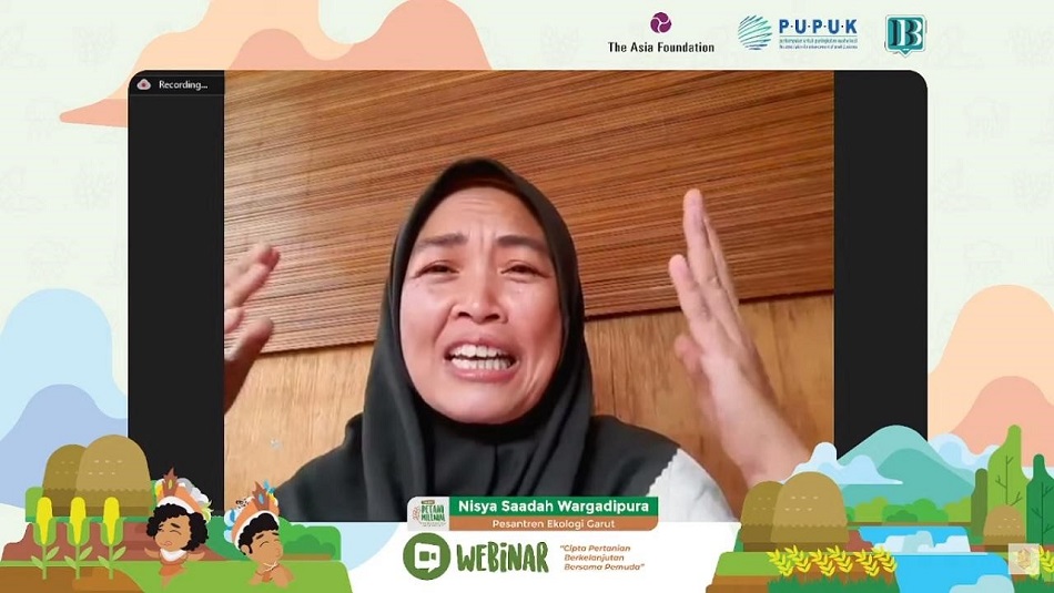 Nisya Saadah Wargadipura dari Pesantren Ekologi Garut saat menjadi pemateri Webinar: Cipta Pertanian Berkelanjutan Bersama Pemuda, Festival Petani Milenial, Kamis (28/10). (Foto: Ist/Serikat News)