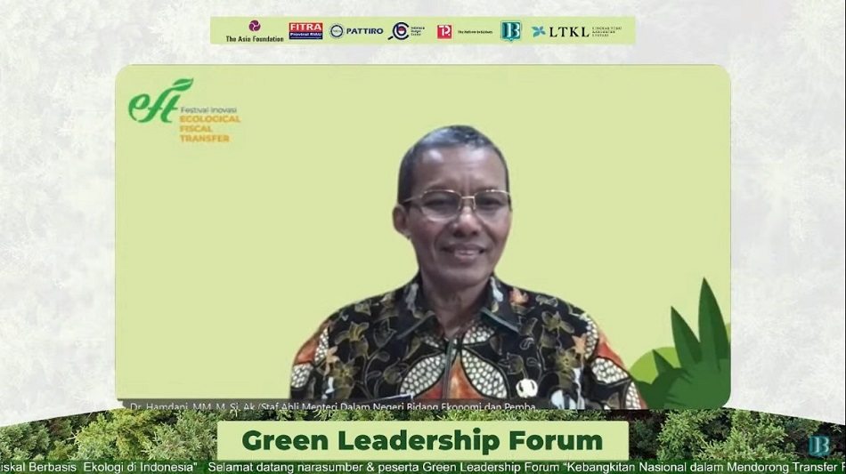 Staf Ahli Menteri Dalam Negeri (Menddagri) Bidang Ekonomi dan Pemda, Hamdani saat menjadi Keynote Speaker dalam Green Leadership Forum, Festival Inovasi EFT, Rabu (27/10). (Foto: Ist/Serikat News)