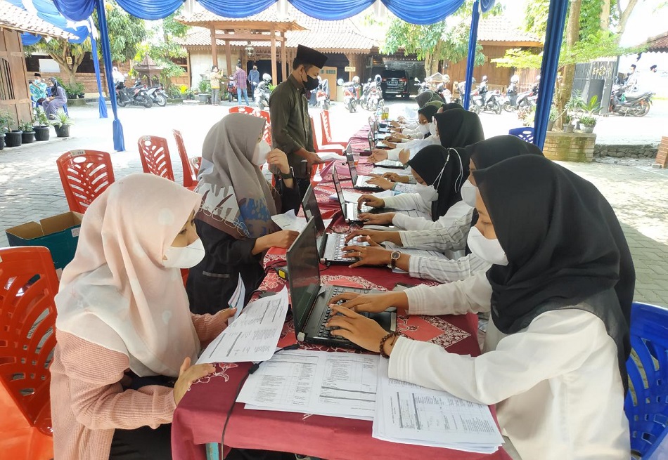 Sebanyak 1.200 peserta ikuti vaksinasi tahap kedua (Foto: Serikat News)