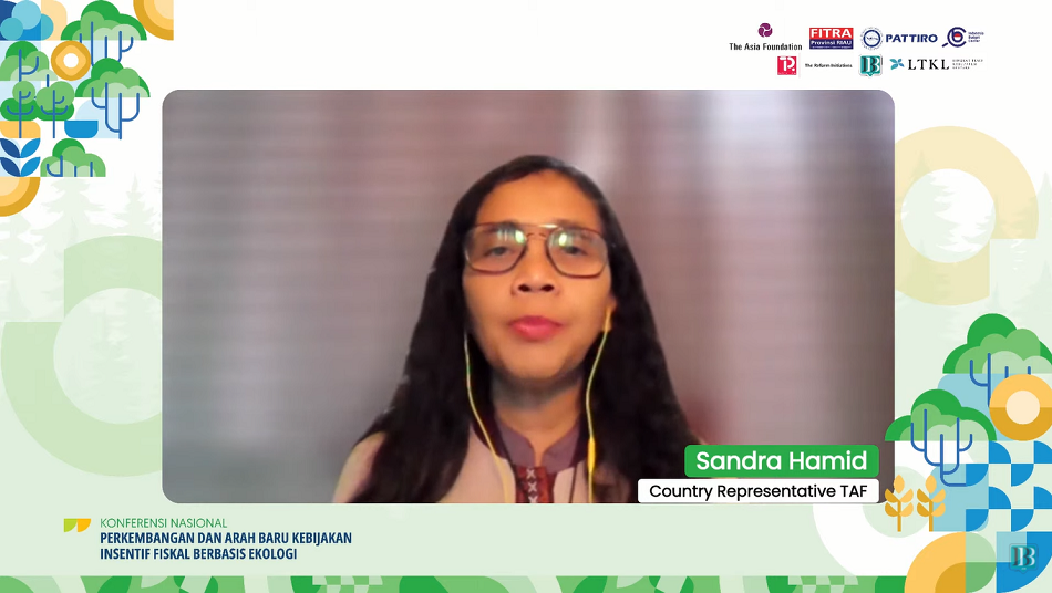 Country Representative TAF, Sandra Hamid saat memberikan sambutan dalam acara Konferensi Nasional bertajuk Perkembangan dan Arah Baru Kebijakan Insentif Fiskal Berbasis Ekologi, Rabu (10/11). (Foto: Ist/Serikat News)