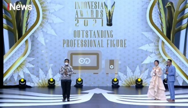 Budi Arie Setiadi Raih Penghargaan CNN Indonesia Awards