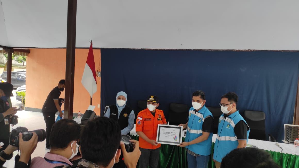 Dirikan Posko Bencana, PLN Salurkan Bantuan untuk Warga Terdampak Erupsi Gunung Semeru