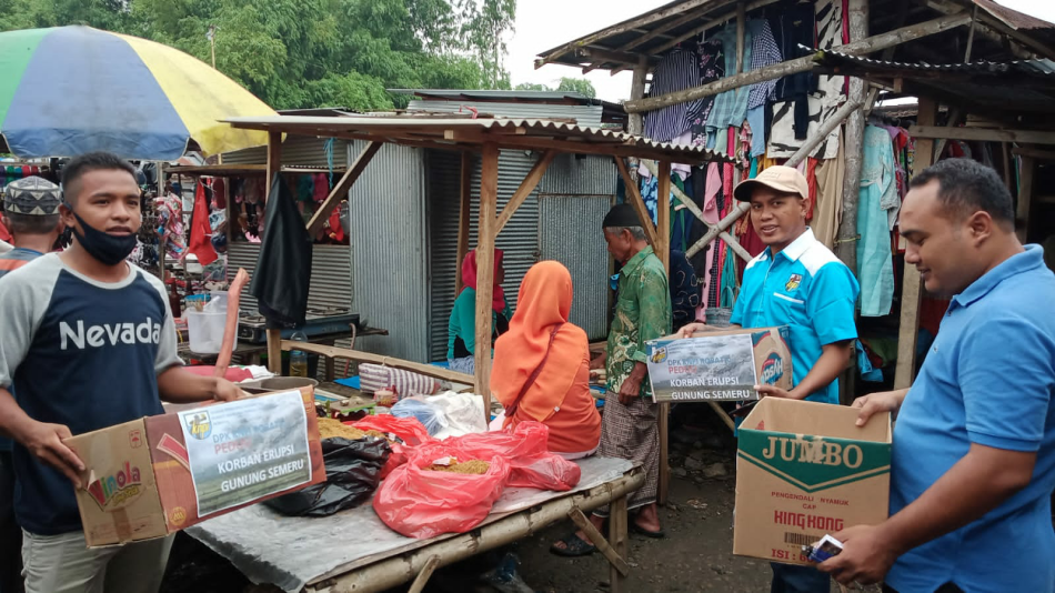 Galang donasi untuk korban bencana erupsi Semeru. (Foto: Serikat News) 