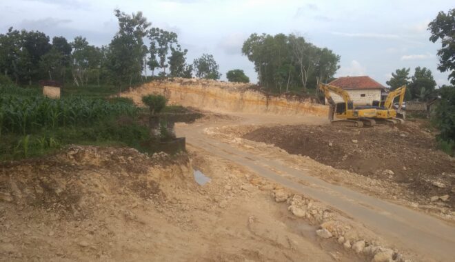 Masyarakat Demo Kejari Pamekasan, Tuntut Kejelasan Tiga Dugaan Kasus Korupsi