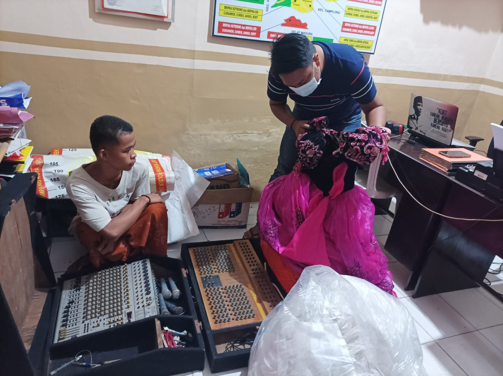 Mencuri Baju Pengantin, Warga Sampang Ditangkap Polisi 
