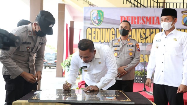 Bupati Sampang Resmikan Gedung Wicaksana Laghawa Polres Sampang