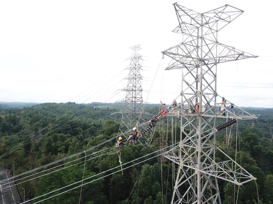 Listrik yang andal dan berkualitas dari PLN diharapkan meningkatkan produktivitas PT Kobexindo dan PT KFI, sehingga akan berdampak pada geliat perekonomian sekitar. (Foto: PLN)