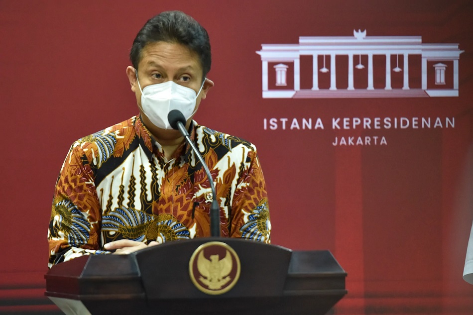 Menkes Budi G Sadikin memberikan keterangan pers usai Ratas mengenai Evaluasi PPKM, Senin (03/02/2022). (Foto: Setkab RI)
