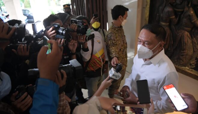Warga Probolinggo Resah, Pocong Bersajam Berkeliaran di Area Pemakaman