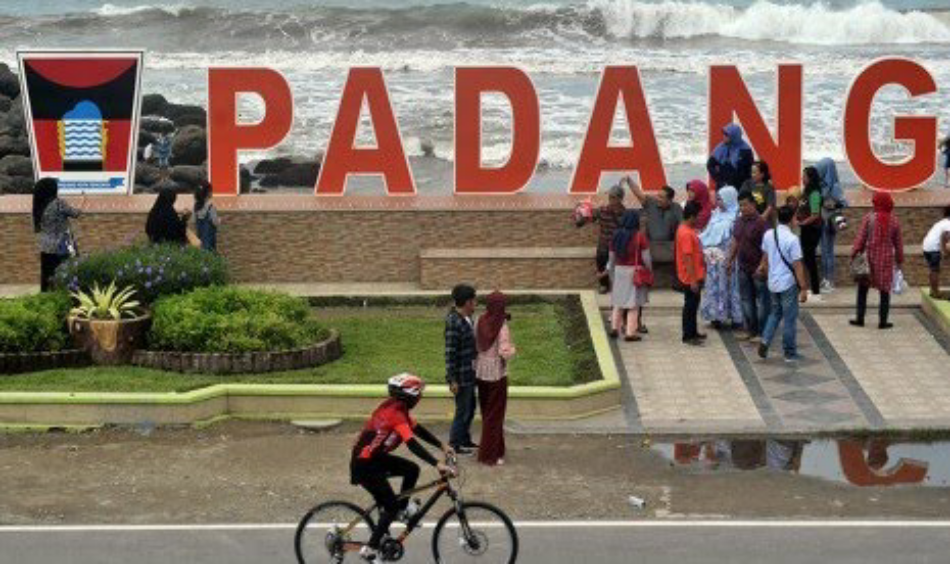 Pantai Padang, Padang, Sumatra Barat (Foto: Antara)