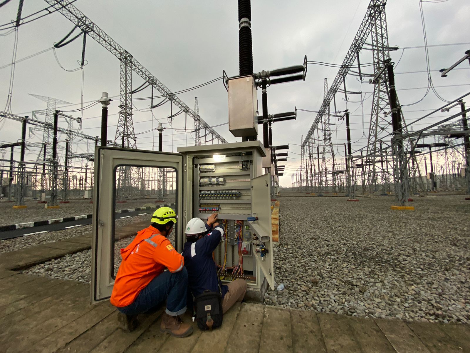 PLN berkomitmen terus melakukan percepatan pembangunan infrastruktur ketenagalistrikan guna memberikan energi listrik berkualitas untuk menerangi seluruh lapisan masyarakat Indonesia. (Dok, PLN)

