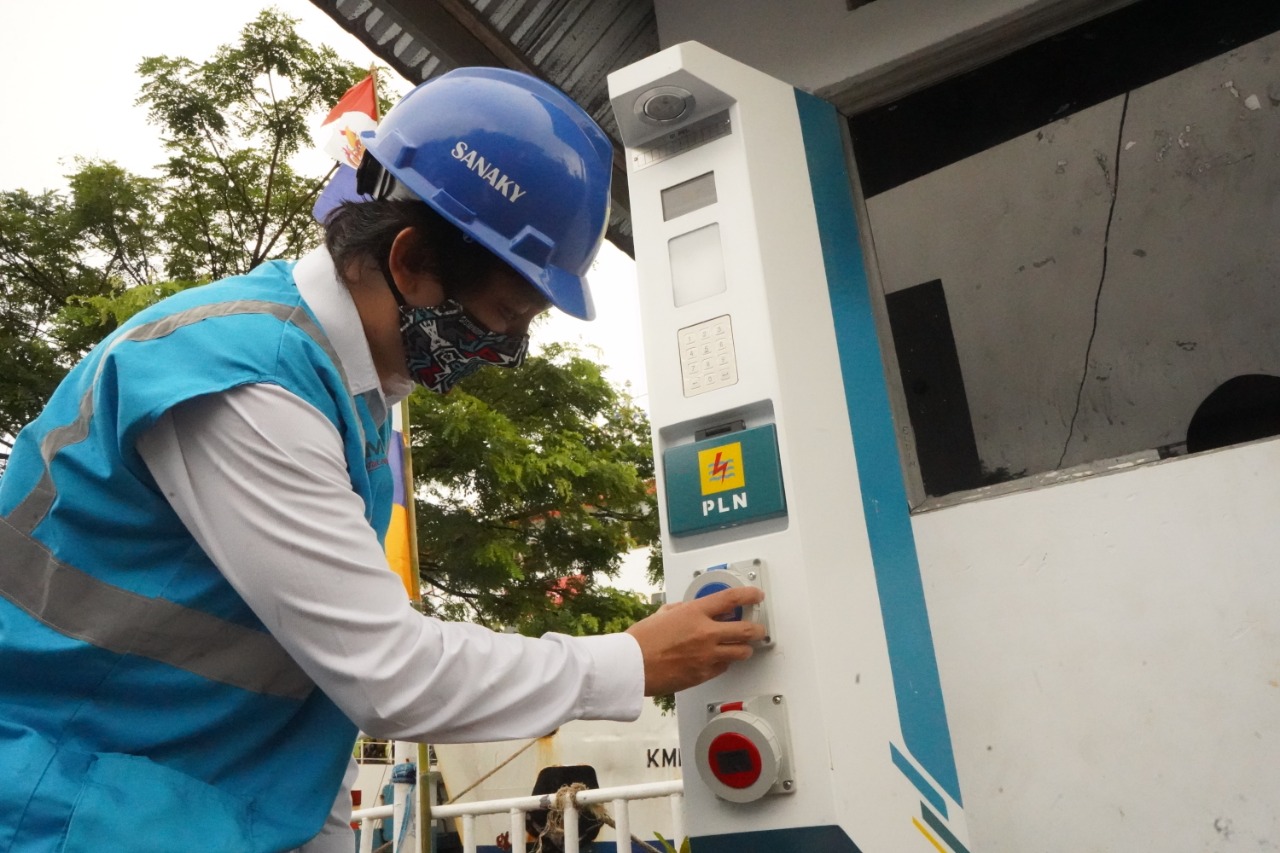 Hingga saat ini, PLN telah menghadirkan 16 unit ALMA di berbagai pelabuhan di Maluku dan Maluku Utara. (Dok. PLN)
