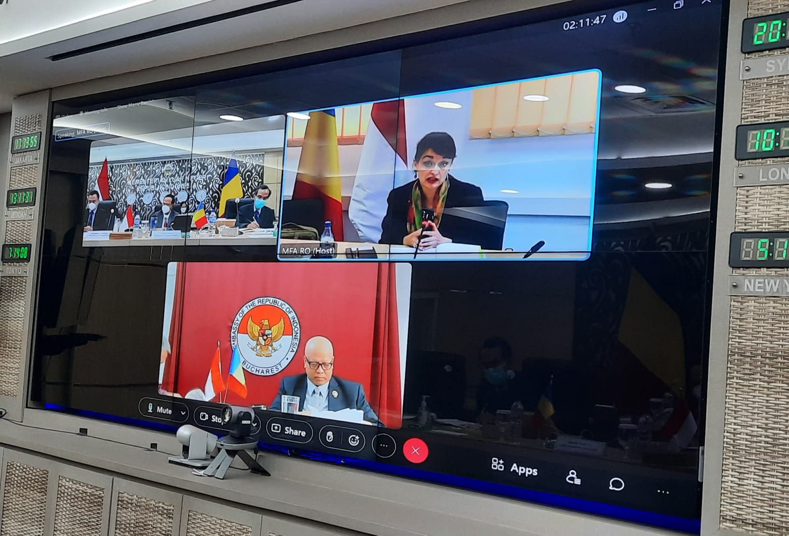 Delegasi Indonesia dipimpin oleh Duta Besar Ngurah Swajaya, Direktur Jenderal Amerika dan Eropa Kementerian Luar Negeri RI. Hadir juga Duta Besar RI untuk Rumania merangkap Moldova, Muhammad Amhar Azeth. Sementara Delegasi Rumania dipimpin oleh Olivia Toderean, Direktur Jenderal Urusan Global Kementerian Luar Negeri Rumania. (Foto: Istimewa)