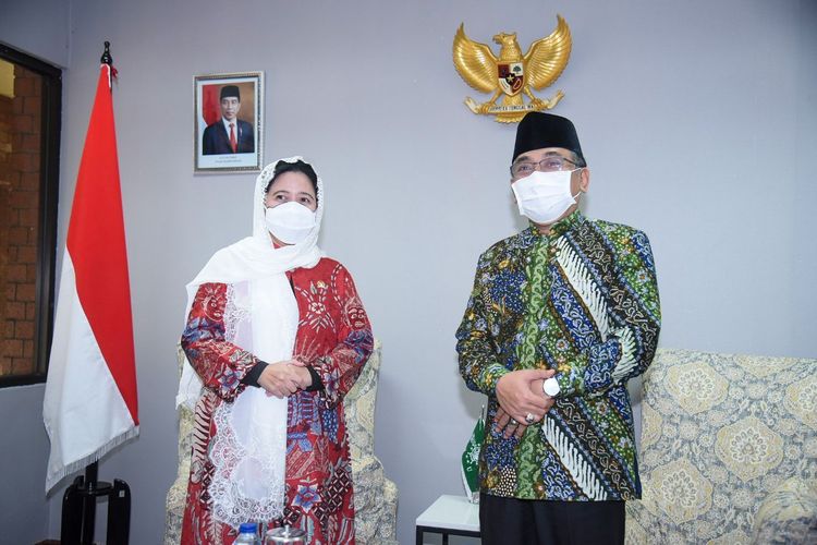Ketua DPR RI Puan Maharani menyambangi kantor Pengurus Besar Nahdlatul Ulama untuk bertemu dengan Ketum PBNU Yahya Cholil Staquf, (Foto:Kompas.com)