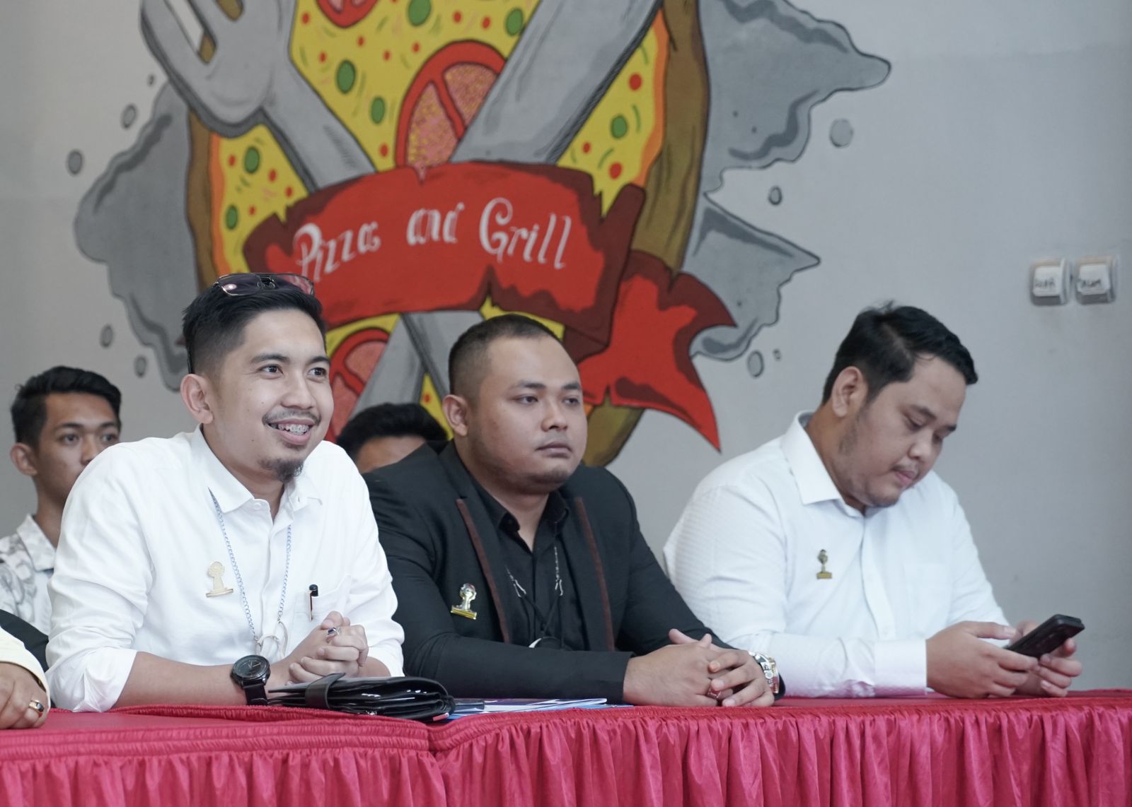 Muhammad Rahmat Hidayat (kiri), Evan Zachari Asher (tengah), dan Dipa Arshala Huda(kanan), yang merupakan bakal calon Ketum HIPMI Tanah Laut (FOTO:IST)