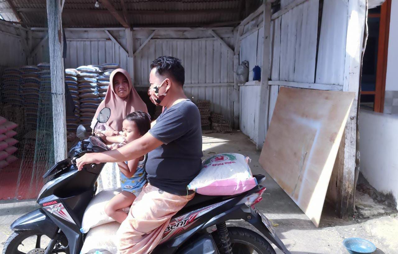 Warga Desa Torjunan, salah satu penerima BPNT. (Foto: Diwan/Serikat News)