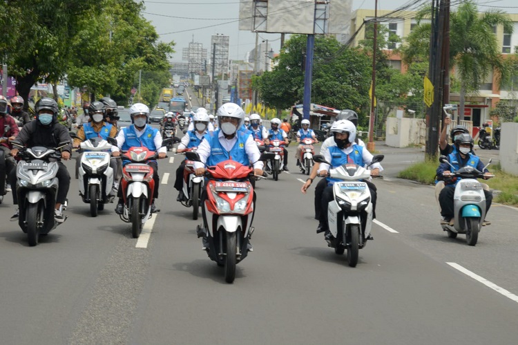 Parade motor listrik di Yogyakarta menjadi ajang kampanye budaya baru penggunaan kendaraan listrik. (Foto: PLN)