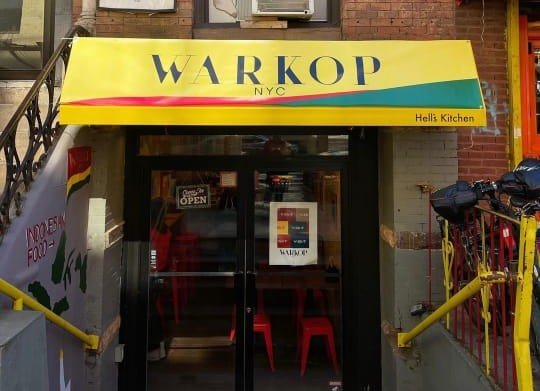 Penampakan Warkop RI jual gorengan-Indomie telur kornet di New York. (Foto: IG/Warkop NYC)