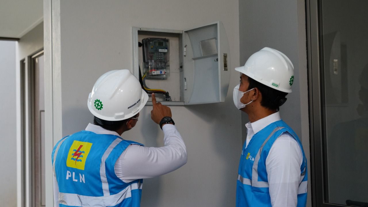 Meskipun bukan wewenang PLN sampai ke instalasi listrik dalam rumah pelanggan, tetapi PLN mengimbau pelanggan untuk tetap memperhatikan peralatan dan instalasi listrik di rumahnya. (Dok. PLN)