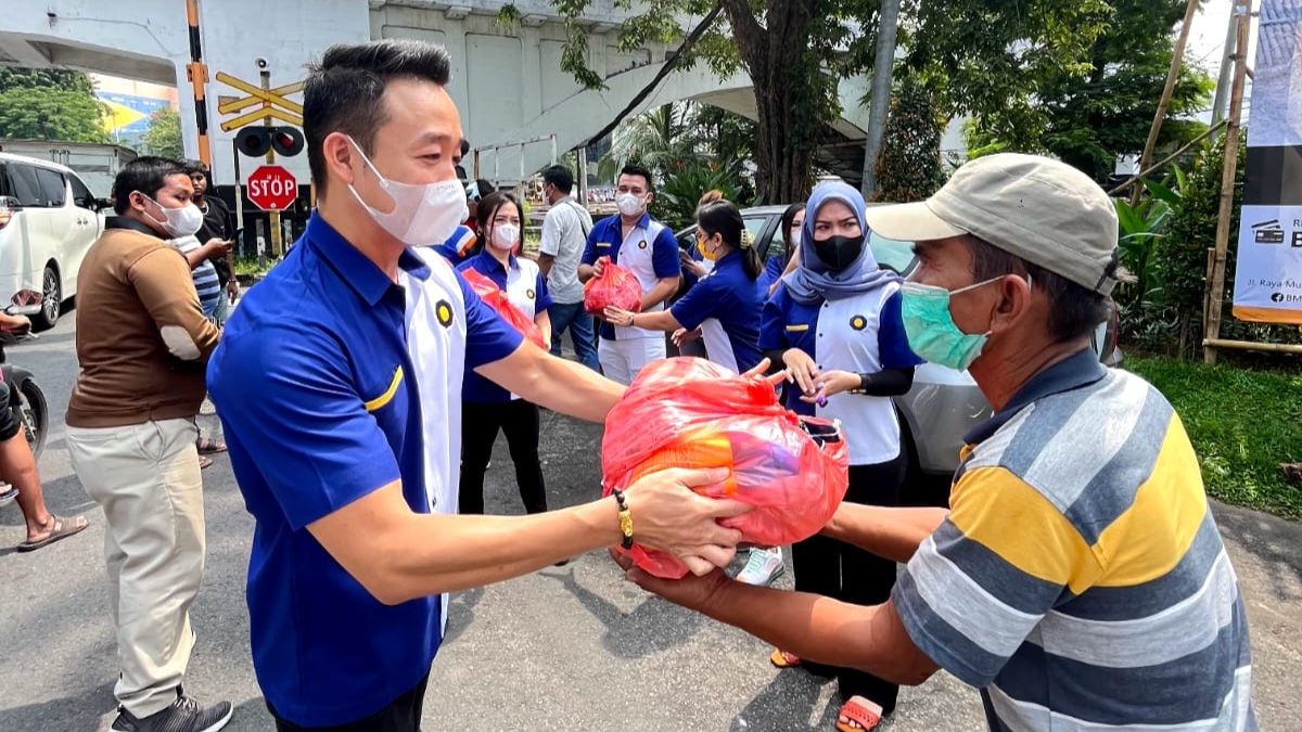 Kegiatan juga dilaksanakan dengan menyentuh langsung dari rumah ke rumah untuk menghindari orang berkumpul. (Foto: Ist/Serikat News) 