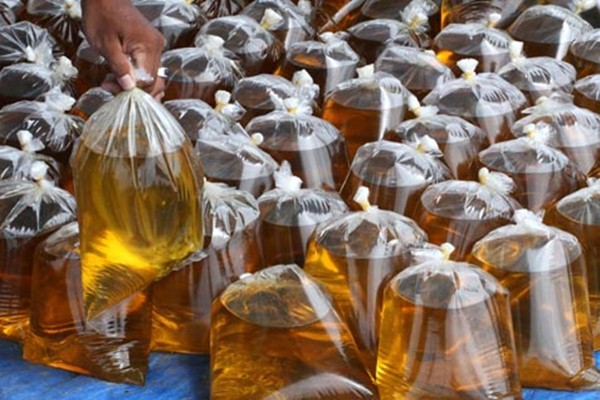 Minyak Goreng Curah (Foto: Antara)